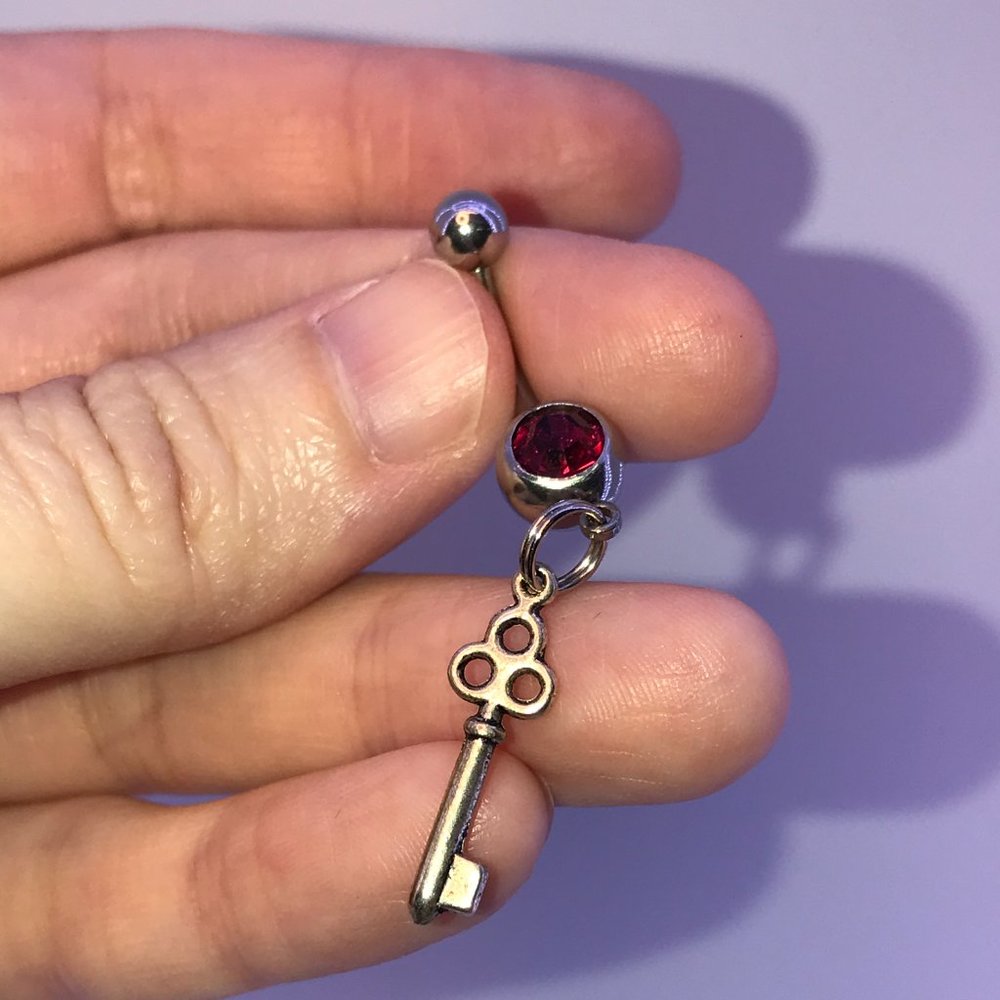 Key Dangle Belly Rings - Picture 3 of 7